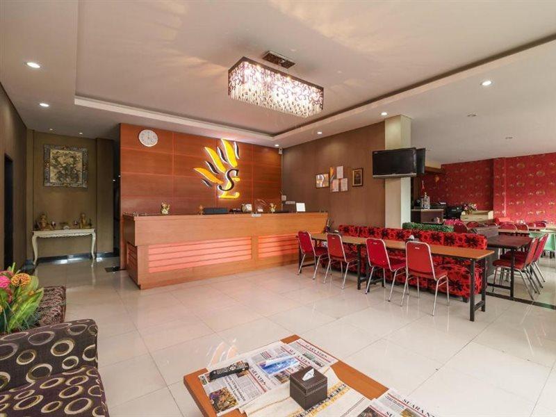 Reddoorz Plus Near Sangkareang Park Mataram Exterior photo